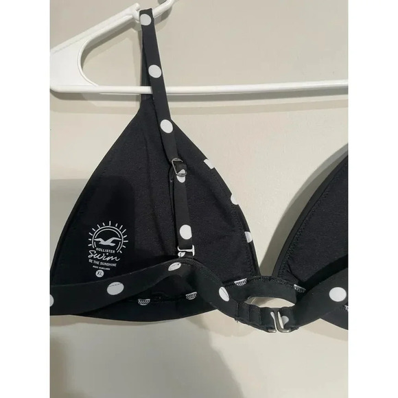 Hollister Swim Black and‎ White Polka Dot Triangle Bikini Top - Picture 6 of 7
